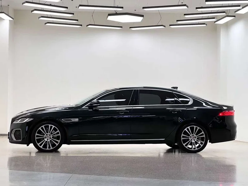 Jaguar XFL