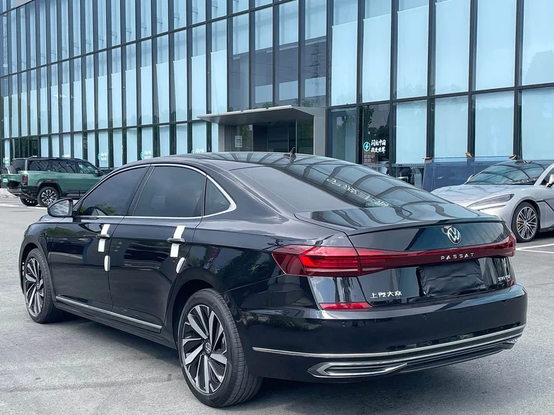 Volkswagen Passat — фото 21