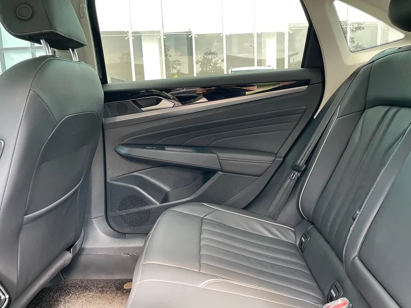 Volkswagen Passat — фото 8