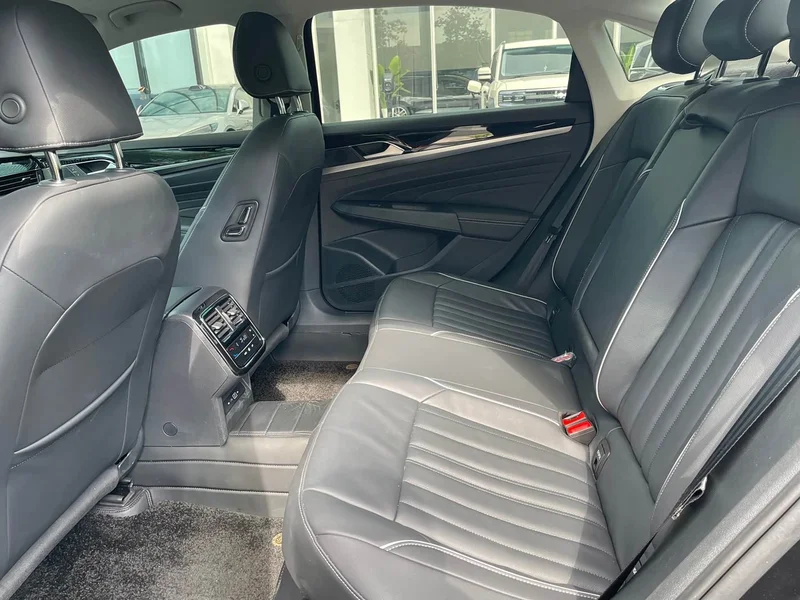 Volkswagen Passat — фото 10