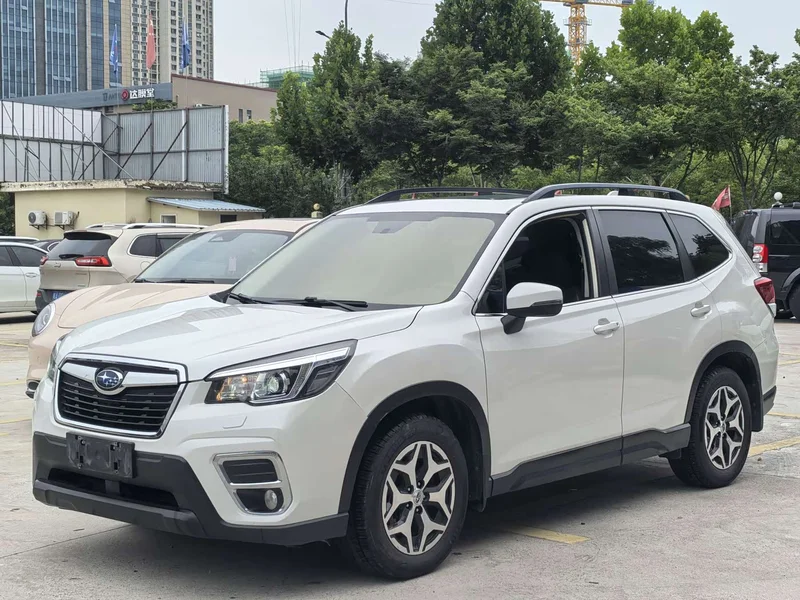 Subaru Forester — фото 1