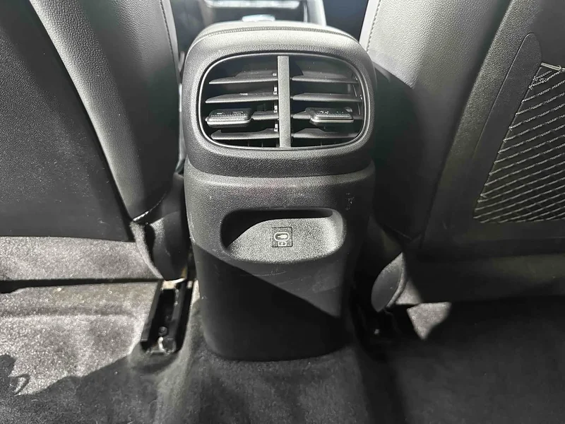 Hyundai Elantra — фото 28