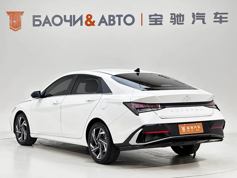 Hyundai Elantra — фото 6