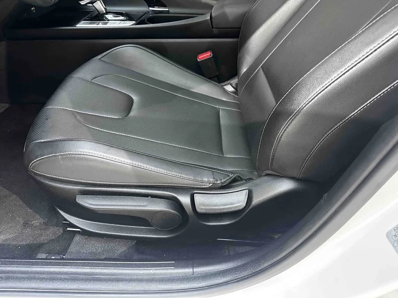 Hyundai Elantra — фото 10