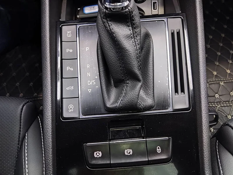 Skoda Superb — фото 13