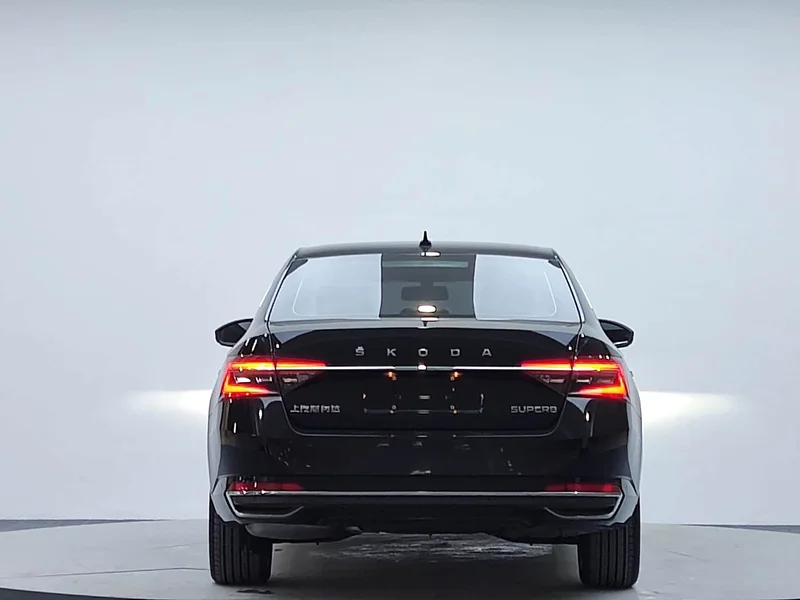 Skoda Superb — фото 20