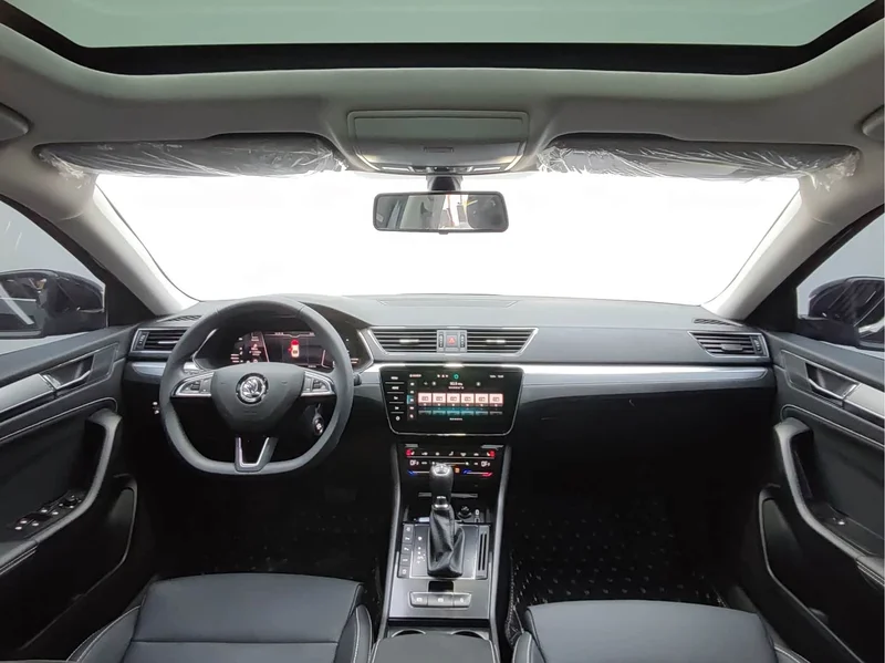 Skoda Superb — фото 8