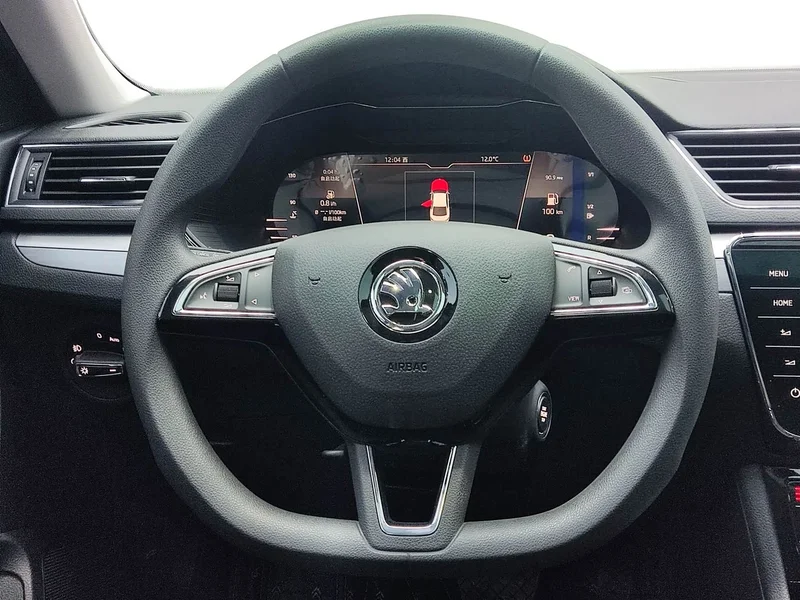 Skoda Superb — фото 9