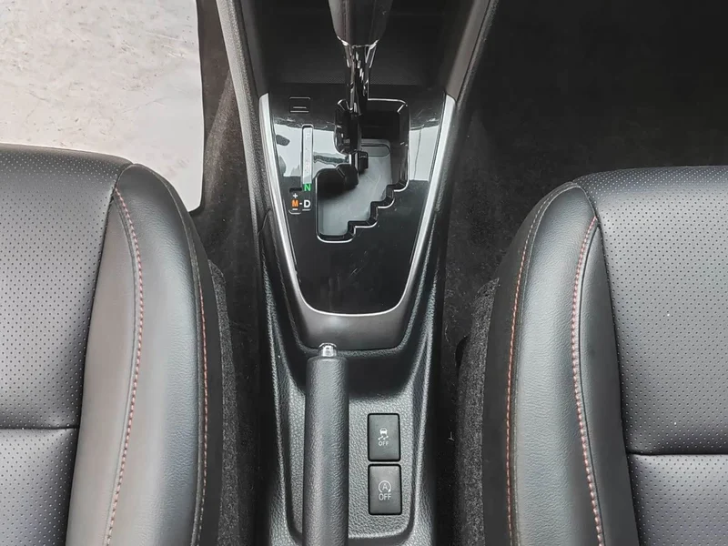 Toyota Yaris L — фото 11