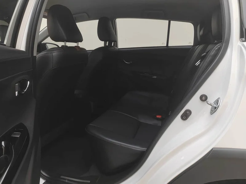 Toyota Yaris L — фото 19