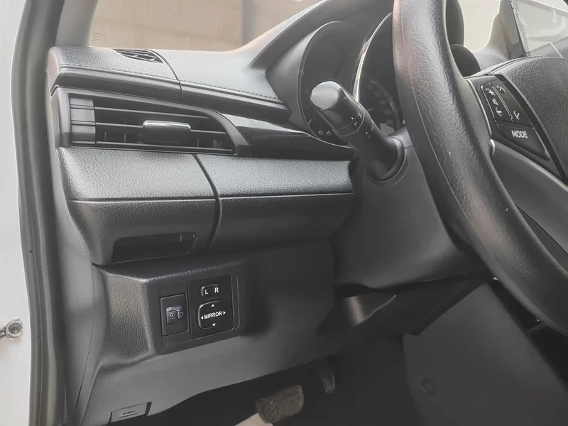 Toyota Yaris L — фото 23