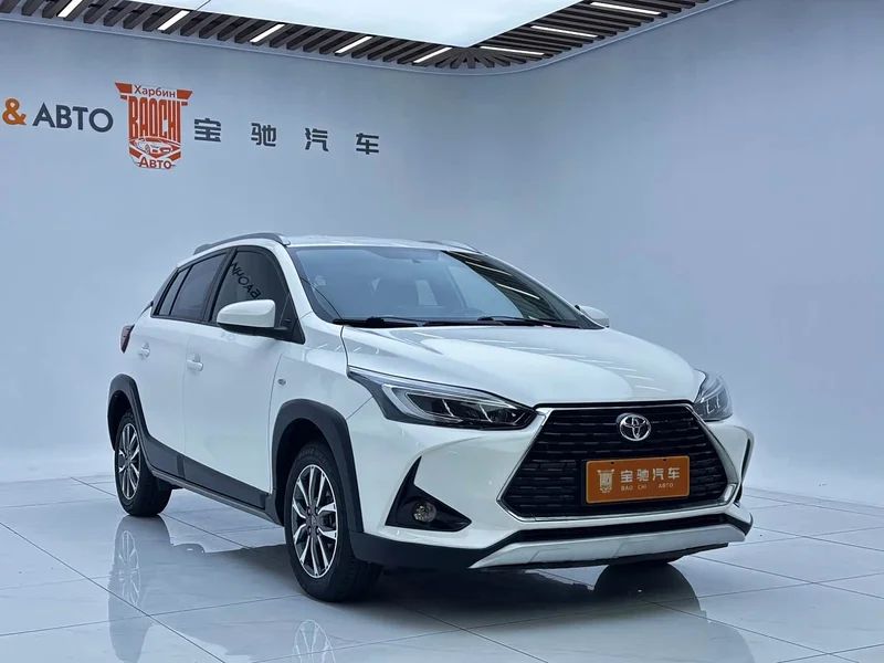 Toyota Yaris L — фото 3
