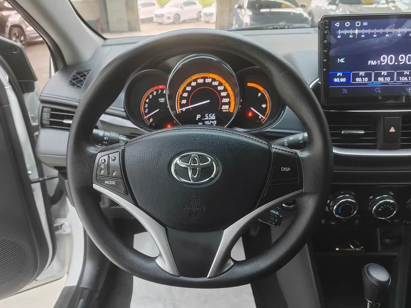 Toyota Yaris L — фото 10