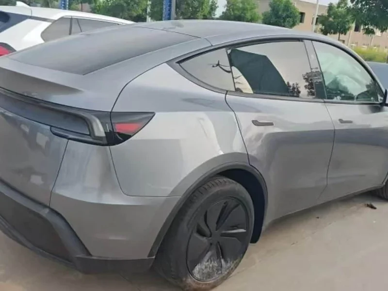Tesla Model Y — фото 12