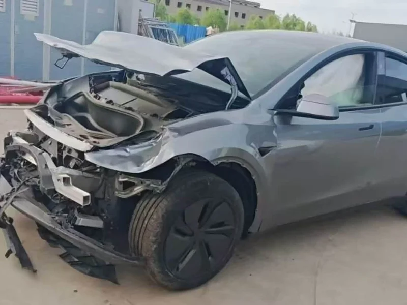 Tesla Model Y — фото 13