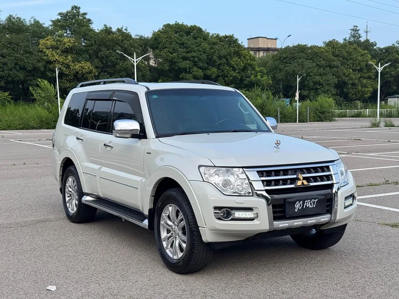 Mitsubishi Pajero (Imported) — фото 3