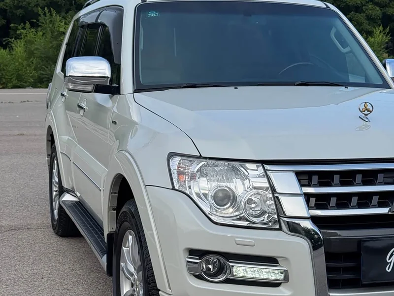 Mitsubishi Pajero (Imported) — фото 7