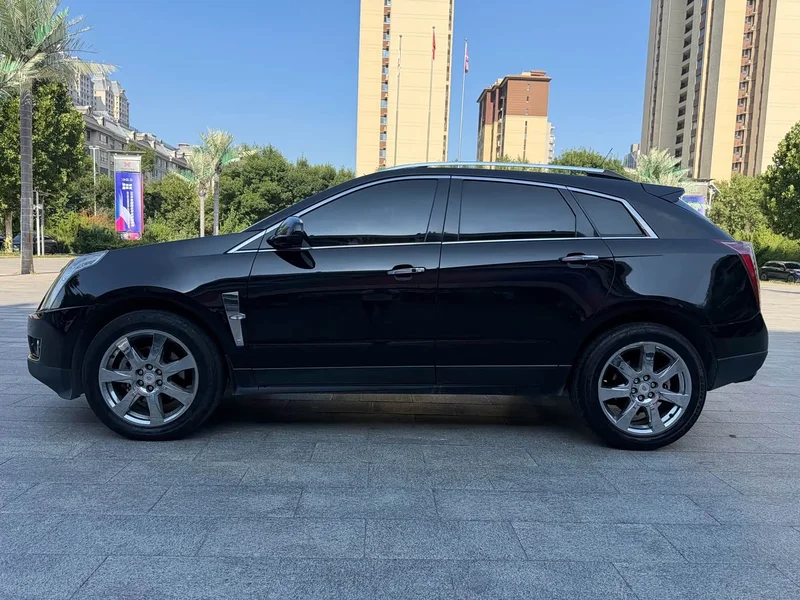 Cadillac SRX — фото 3