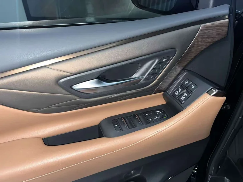 Toyota Vellfire — фото 16