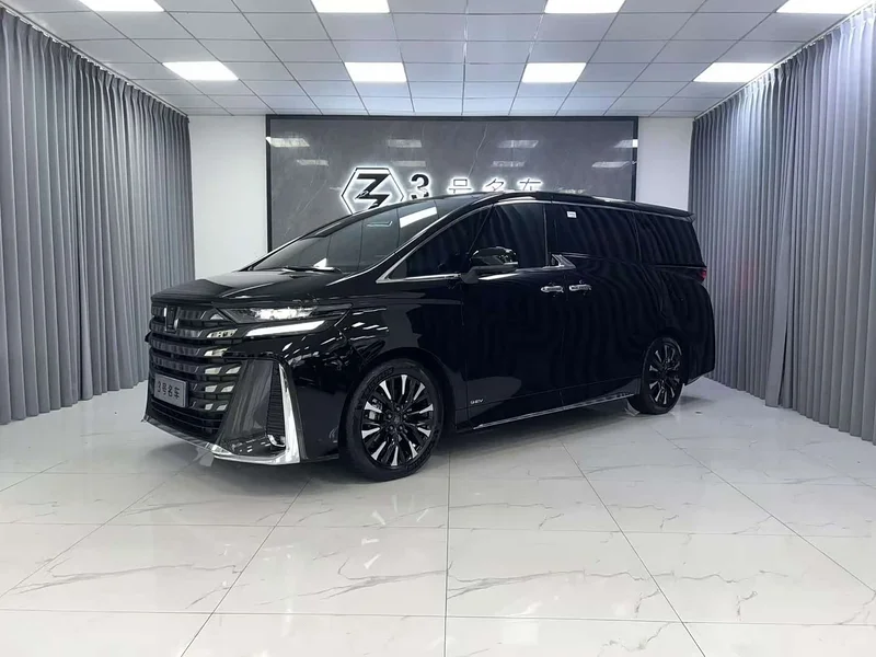 Toyota Vellfire — фото 4