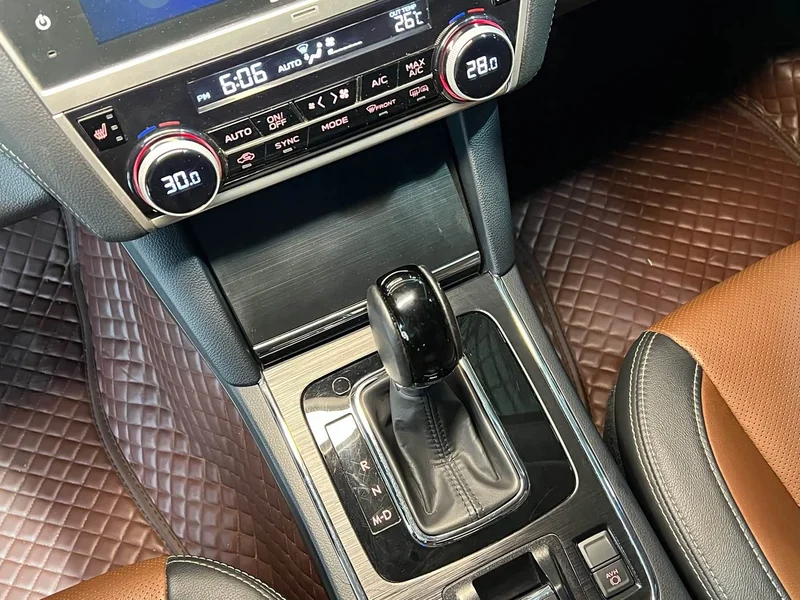 Subaru Outback — фото 15