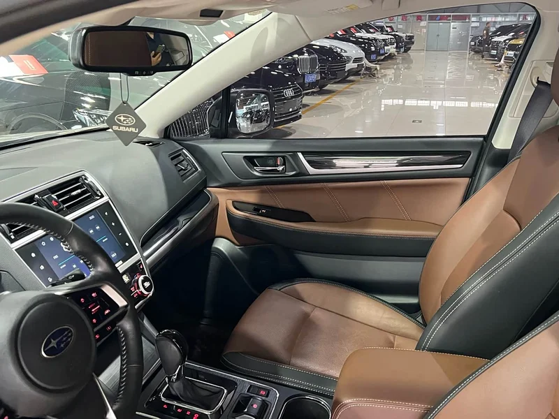 Subaru Outback — фото 16