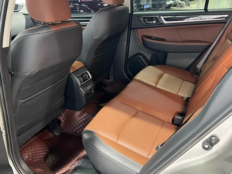 Subaru Outback — фото 20