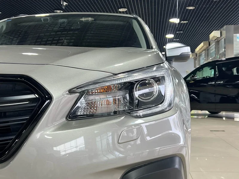 Subaru Outback — фото 8