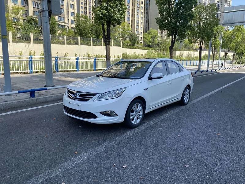 Changan Eado — фото 1