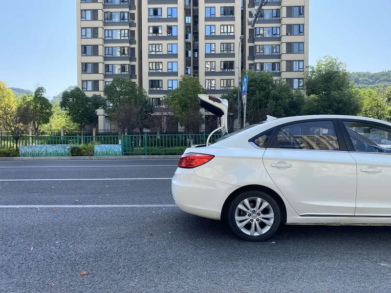 Changan Eado — фото 23