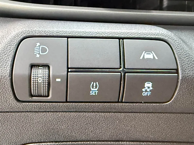 Hyundai Elantra — фото 14