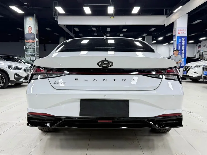 Hyundai Elantra — фото 6