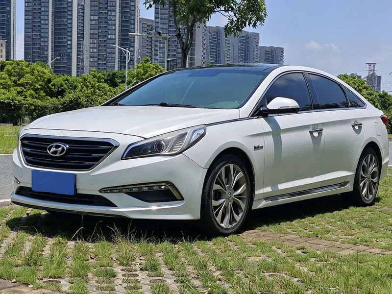 Hyundai Sonata — фото 1