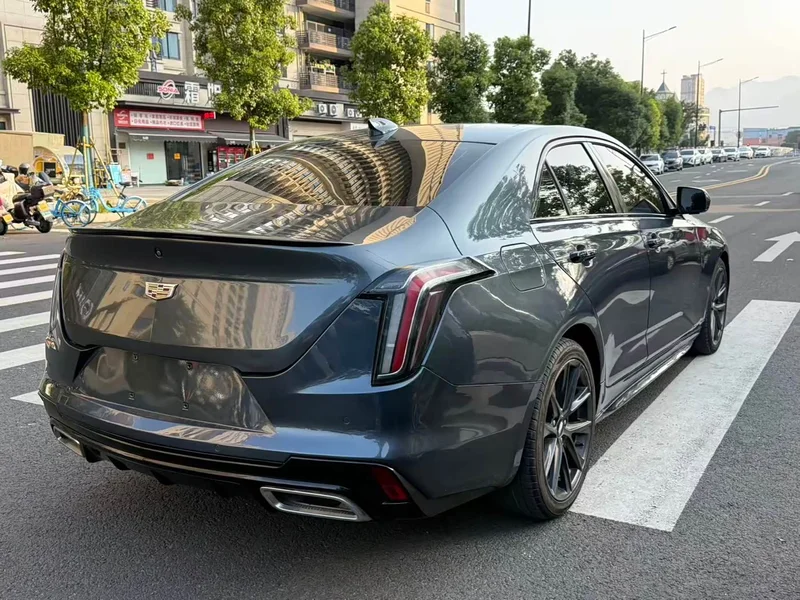 Cadillac CT4 — фото 12