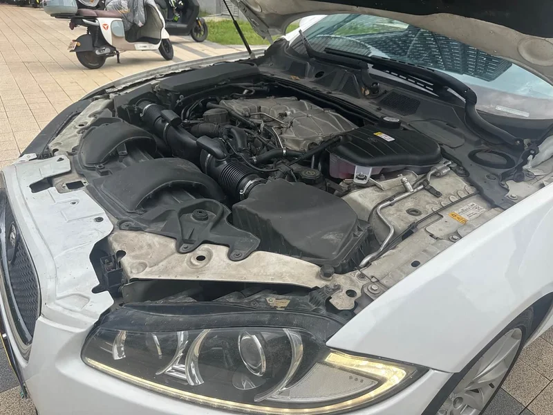 Jaguar XF — фото 23