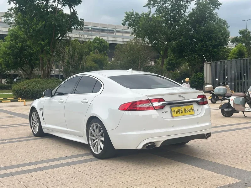 Jaguar XF — фото 4