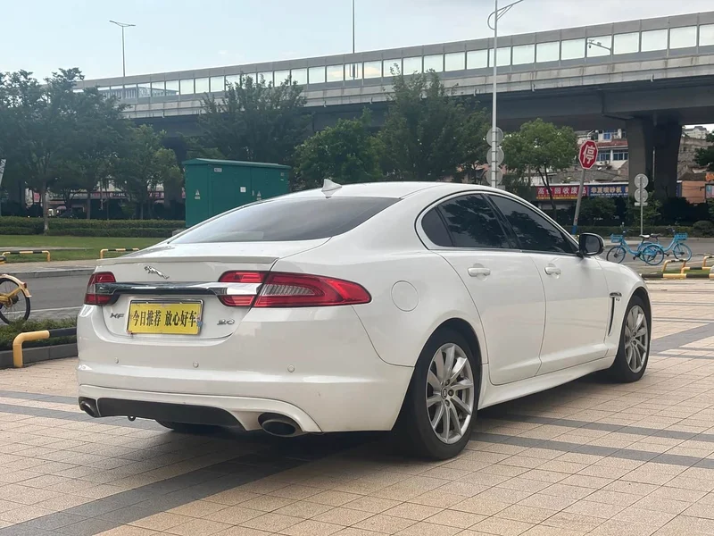 Jaguar XF — фото 6