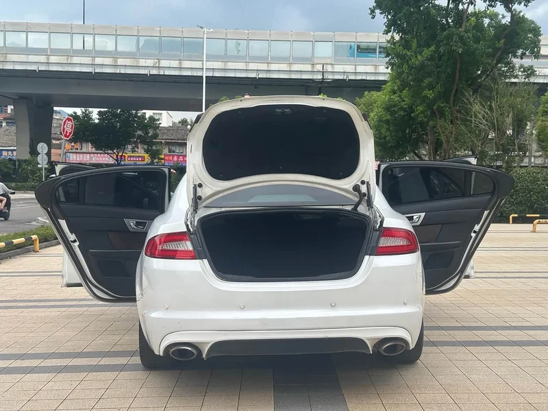 Jaguar XF — фото 9