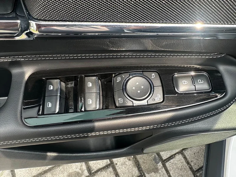 Jeep Renegade — фото 16