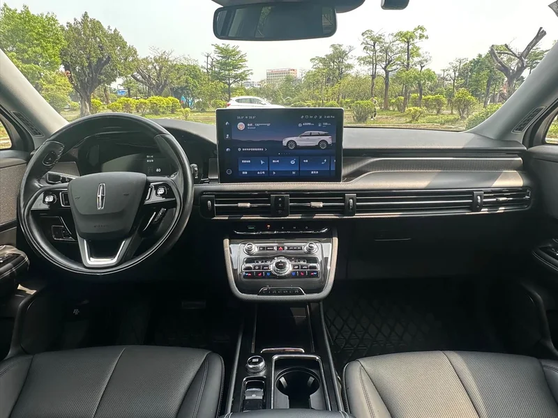 Jeep Renegade — фото 17