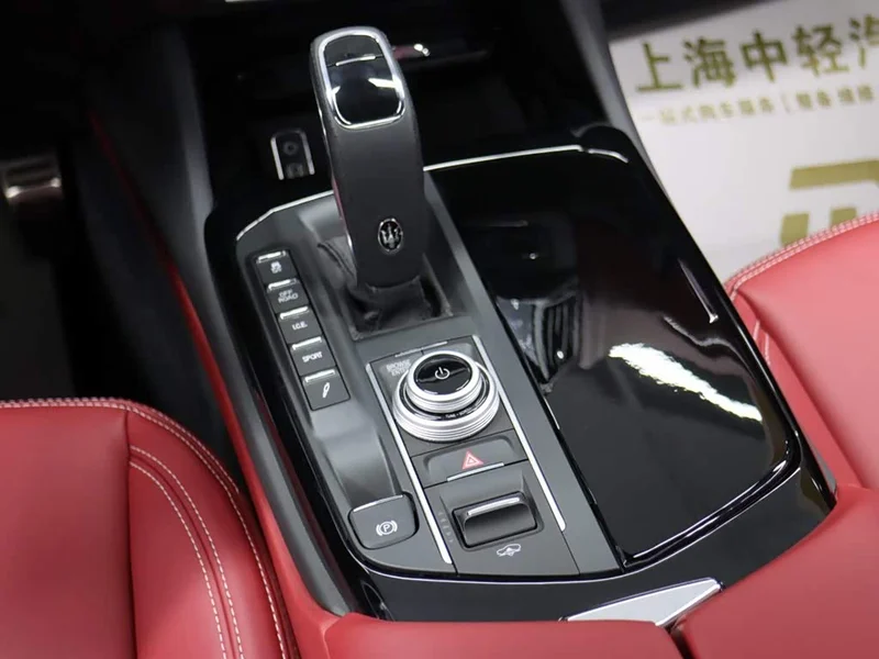 Maserati Levante — фото 12