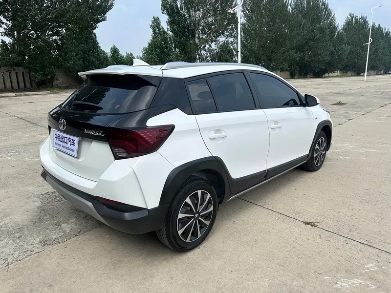 Toyota Yaris L — фото 18