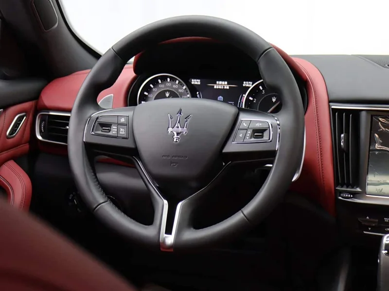 Maserati Levante — фото 9