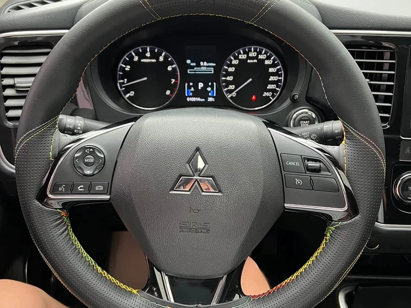 Mitsubishi Outlander — фото 11