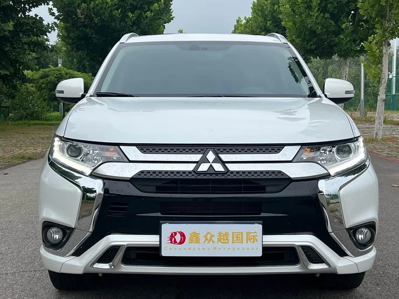 Mitsubishi Outlander — фото 2