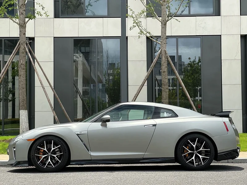 Nissan GT-R — фото 7