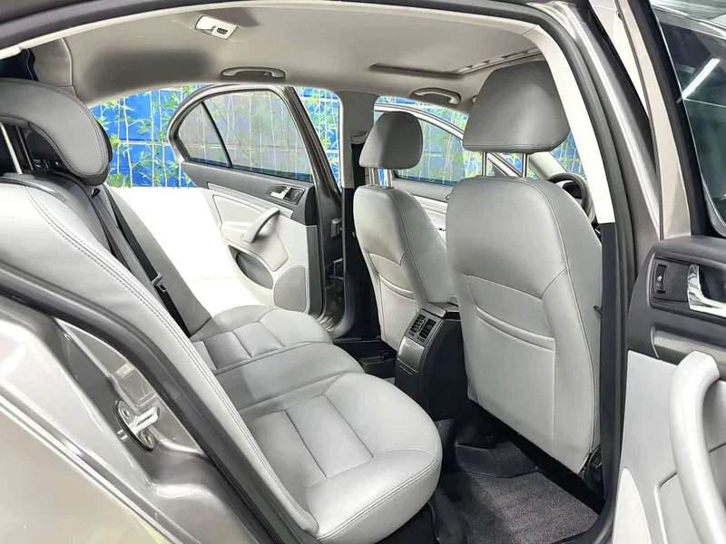 Volkswagen Octavia — фото 11