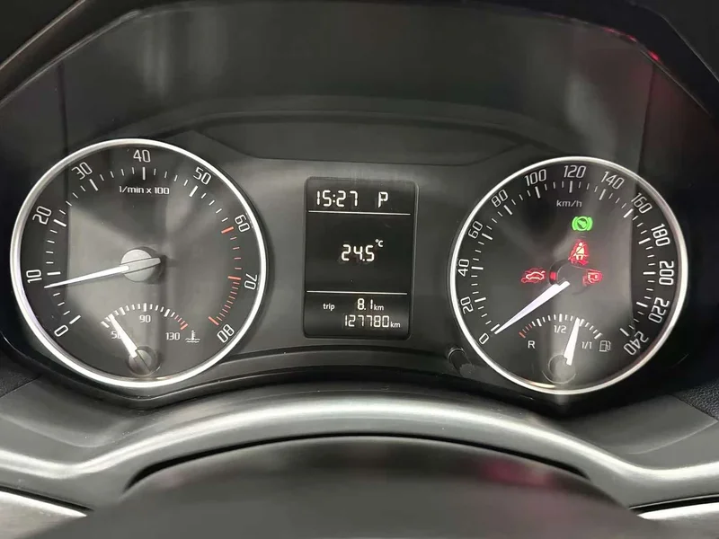 Volkswagen Octavia — фото 13