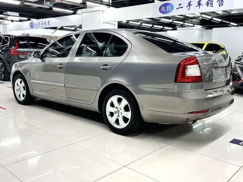 Volkswagen Octavia — фото 7