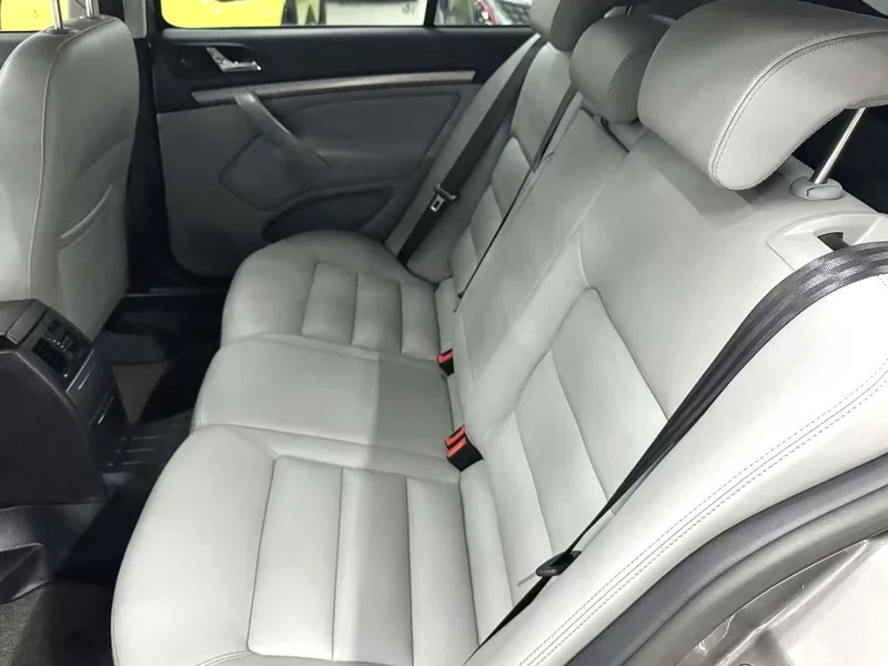 Volkswagen Octavia — фото 10